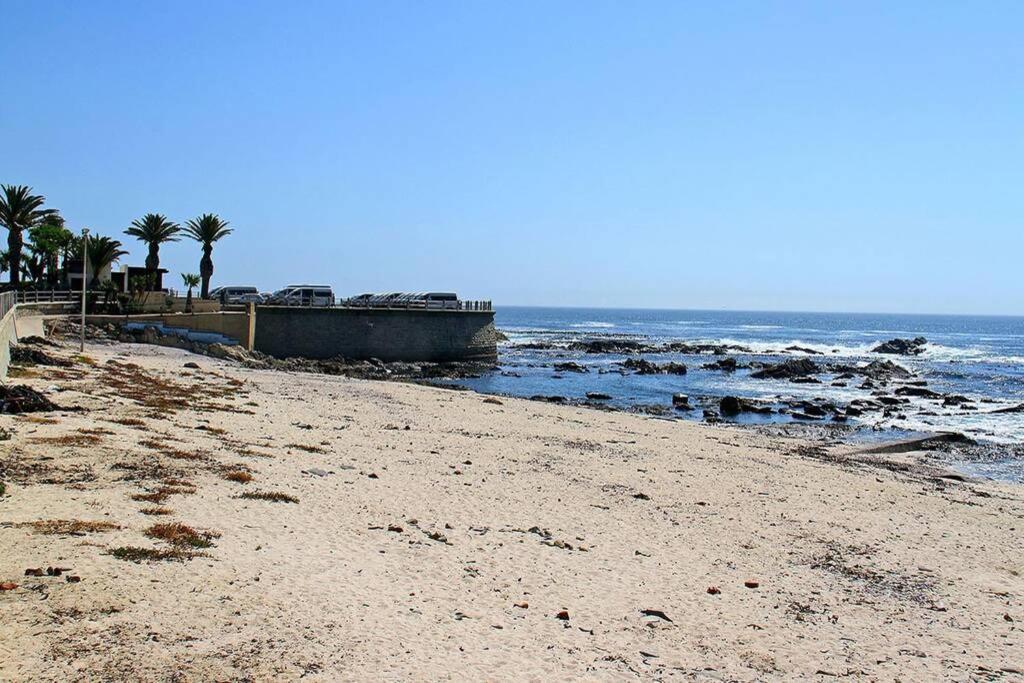 Blue Waters Studio With Sea Views From Balcony Daire Cape Town Dış mekan fotoğraf